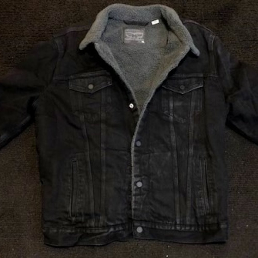 Levis Sherpa Jacket. Black with Gray Sherpa.